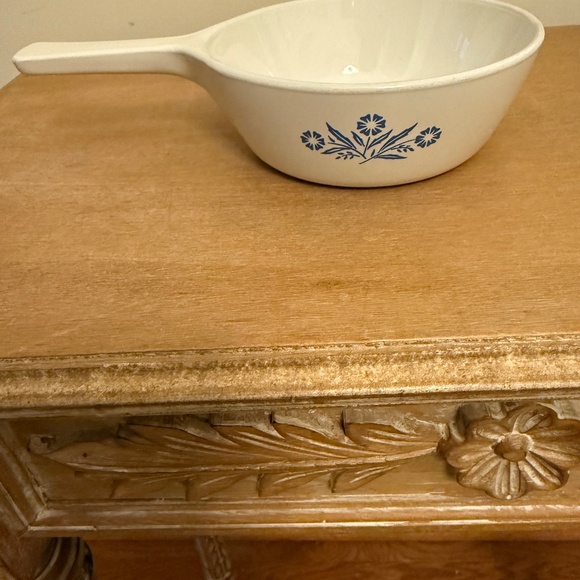 Vintage Corning Ware P-81-B, 1 Pint, Cornflower Sauce Pan No Lid - Picture 6 of 7